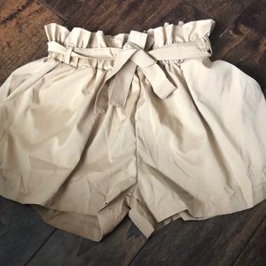 Beige stretch waist shorts